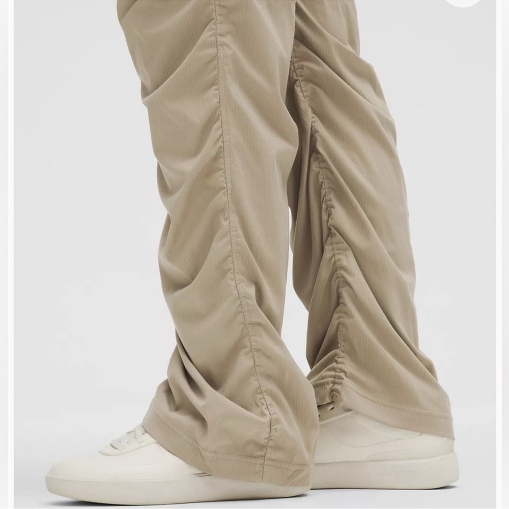 NWT Lululemon Dance Studio Slim-Fit HR Flared Pant in Sheer Oak - Picture 4 of 9
